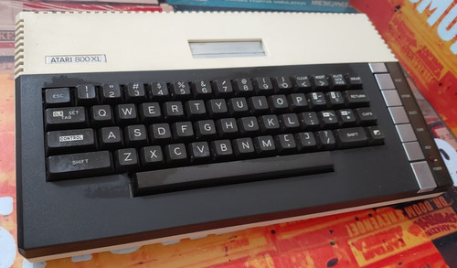 Computer atari 800 - xl, 8
